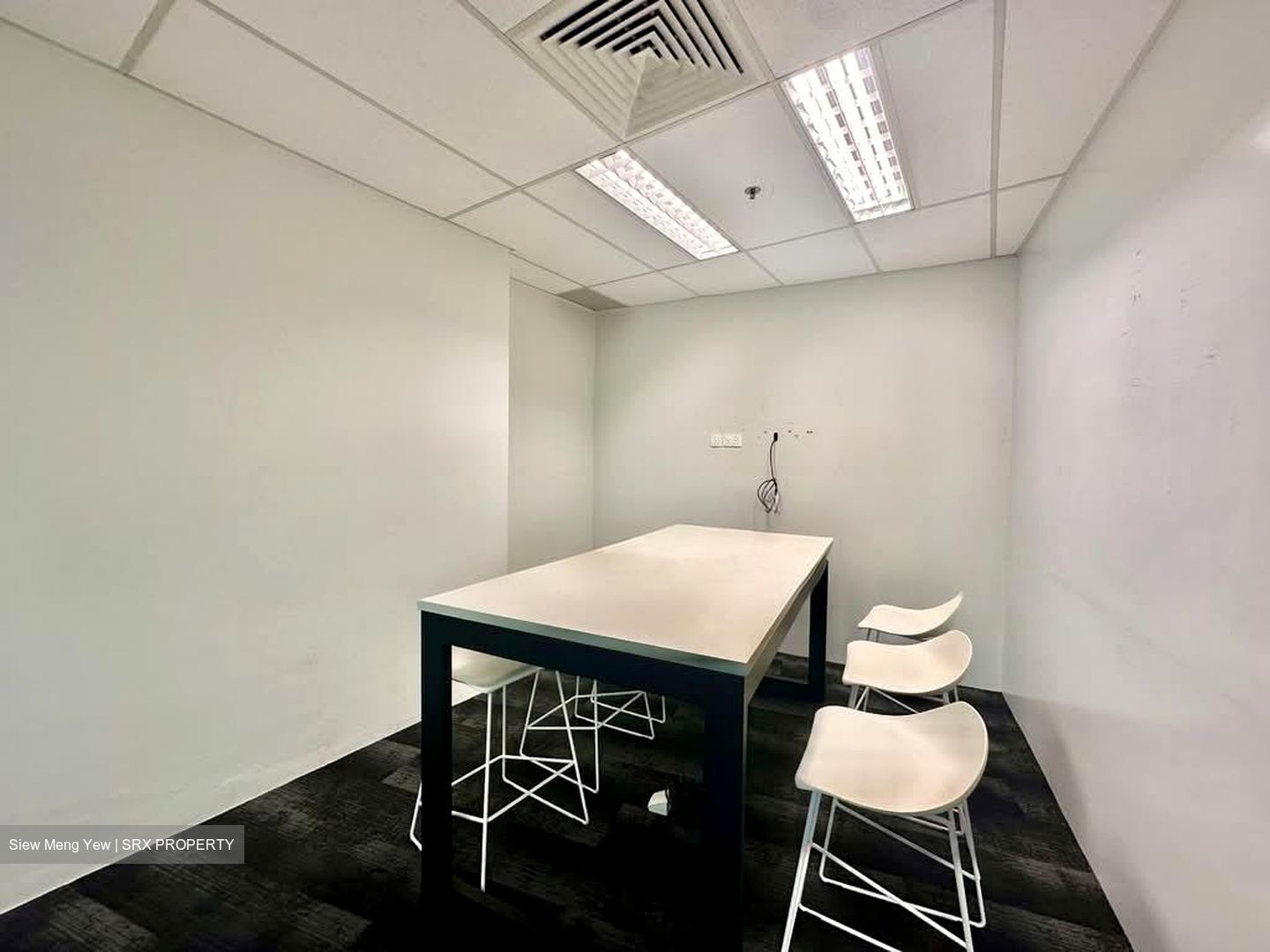 Dapenso Building (D1), Office #547606261